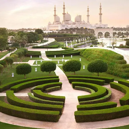 The Ritz-Carlton Abu Dhabi, Grand Canal-3